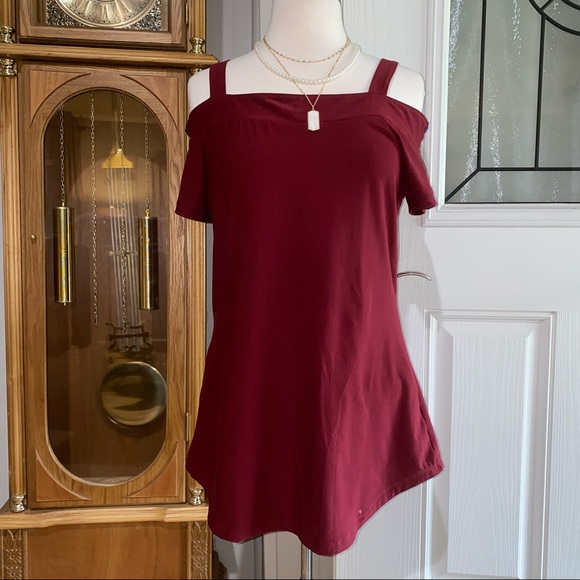 NO COMMENT Tops - NO COMMENT Size XL Burgundy Top